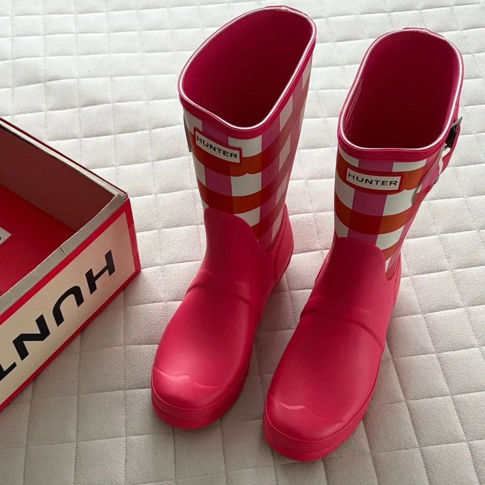 Hunter Women’s Pink and Orange Patterned Rainboots - Picture 2 of 9